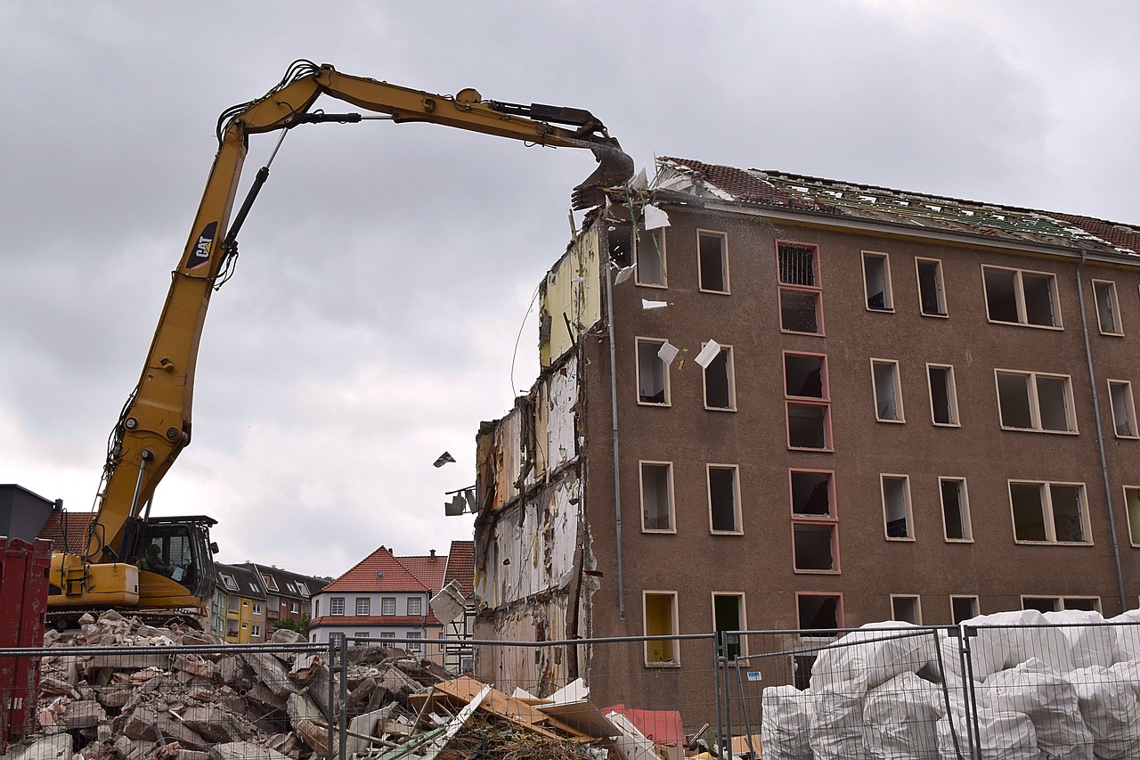Common mistakes property owners make when hiring demolition experts